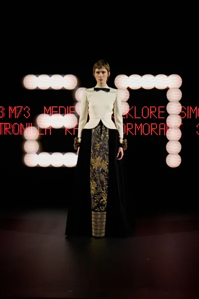 Look 27